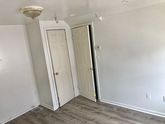 2nd image of 504-506 Wilmot Ave #3