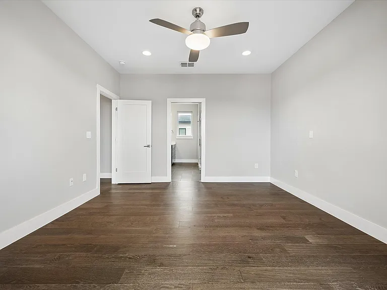 5006 Pecan Springs Rd #6 — Photo 17