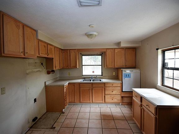 3rd image of 2629 Eastill Dr