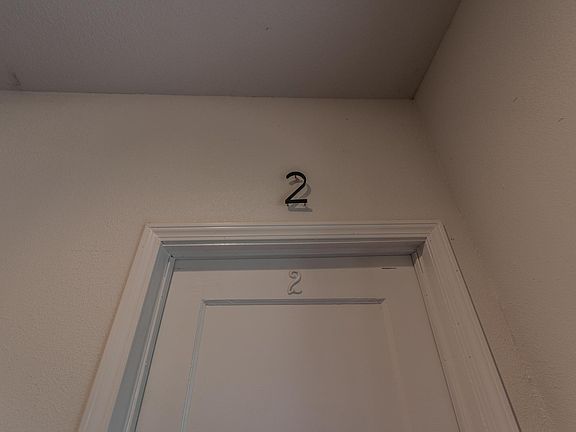 3rd image of 512 E Dewey Pl APT 2