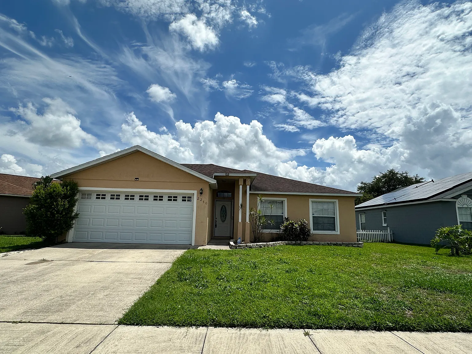 2250 Hannah Ln — Photo 1