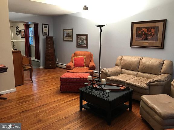 3rd image of 6 Leighty Cir