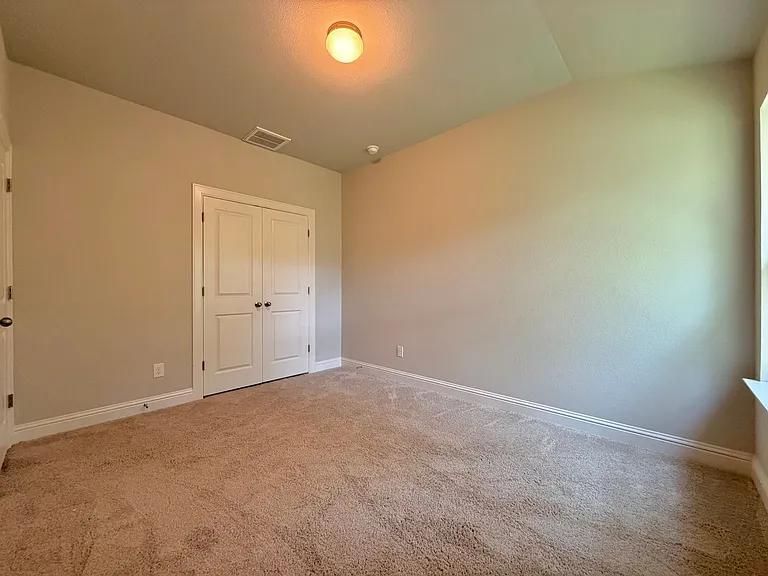 4300 Liberty Ln — Photo 29