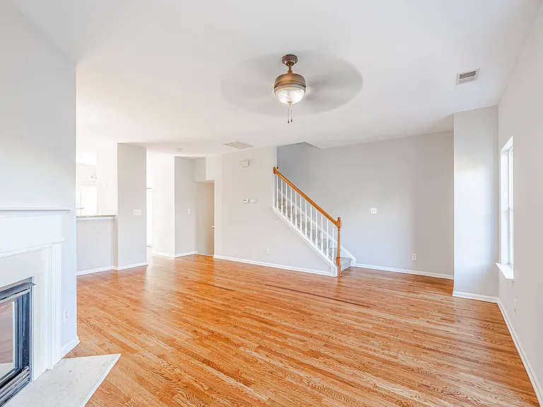 14106 Winford Ln — Photo 10
