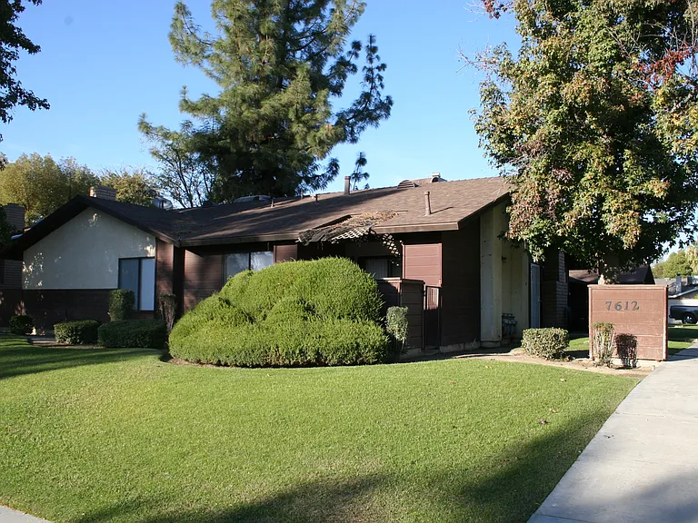 N Laurelglen Blvd 7612 — Photo 1
