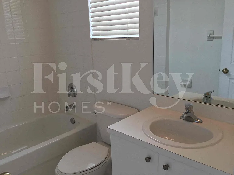 1485 NE 40th Rd — Photo 20