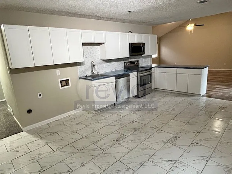 4757 Northfield Cir — Photo 6