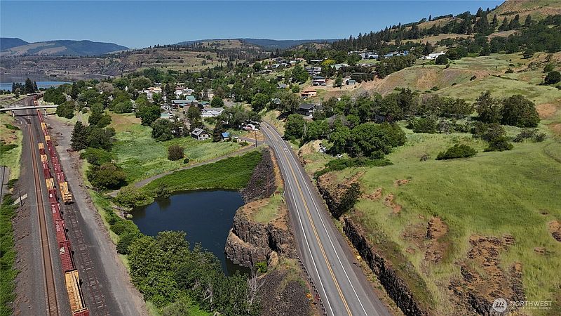 2nd image of 212025870 Lewis and Clark Highway