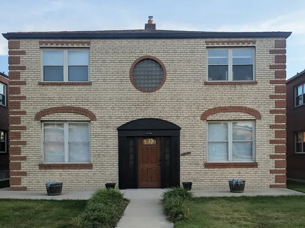 5604 Chippewa St, Saint Louis, MO 63109