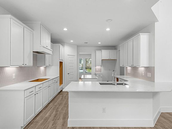 2nd image of 2935 Belle Tree Ln