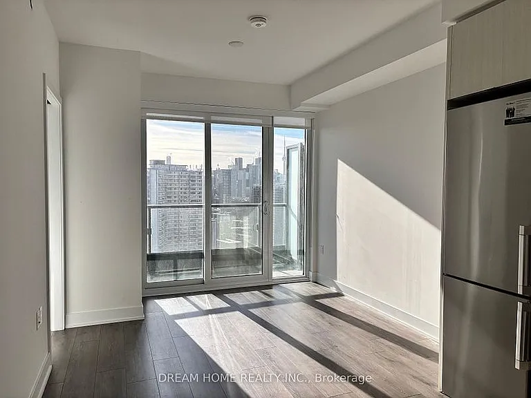 585 Bloor St E #318 — Photo 44