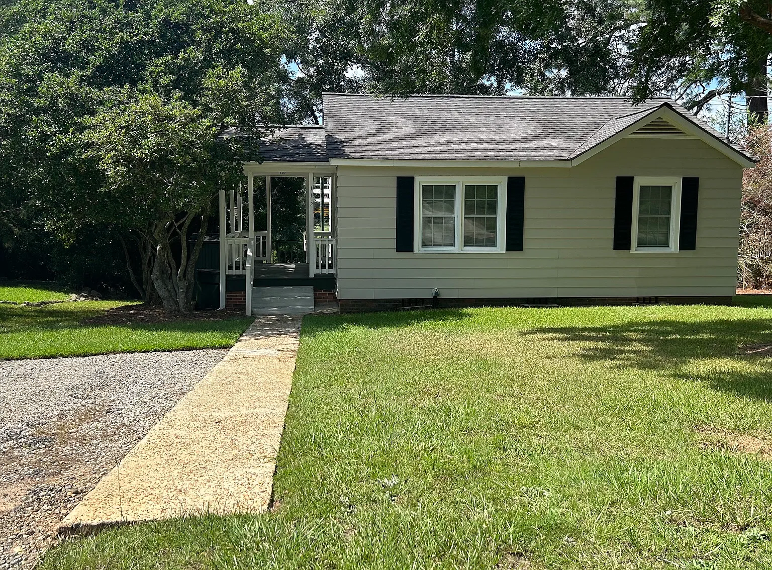 2 bed, 702 sqft, $1,150 — Photo 1
