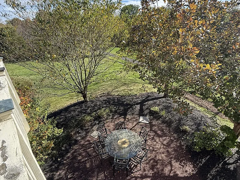 1006 Glendevon Dr — Photo 40