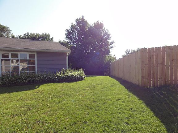 3rd image of 50 Highbury Dr