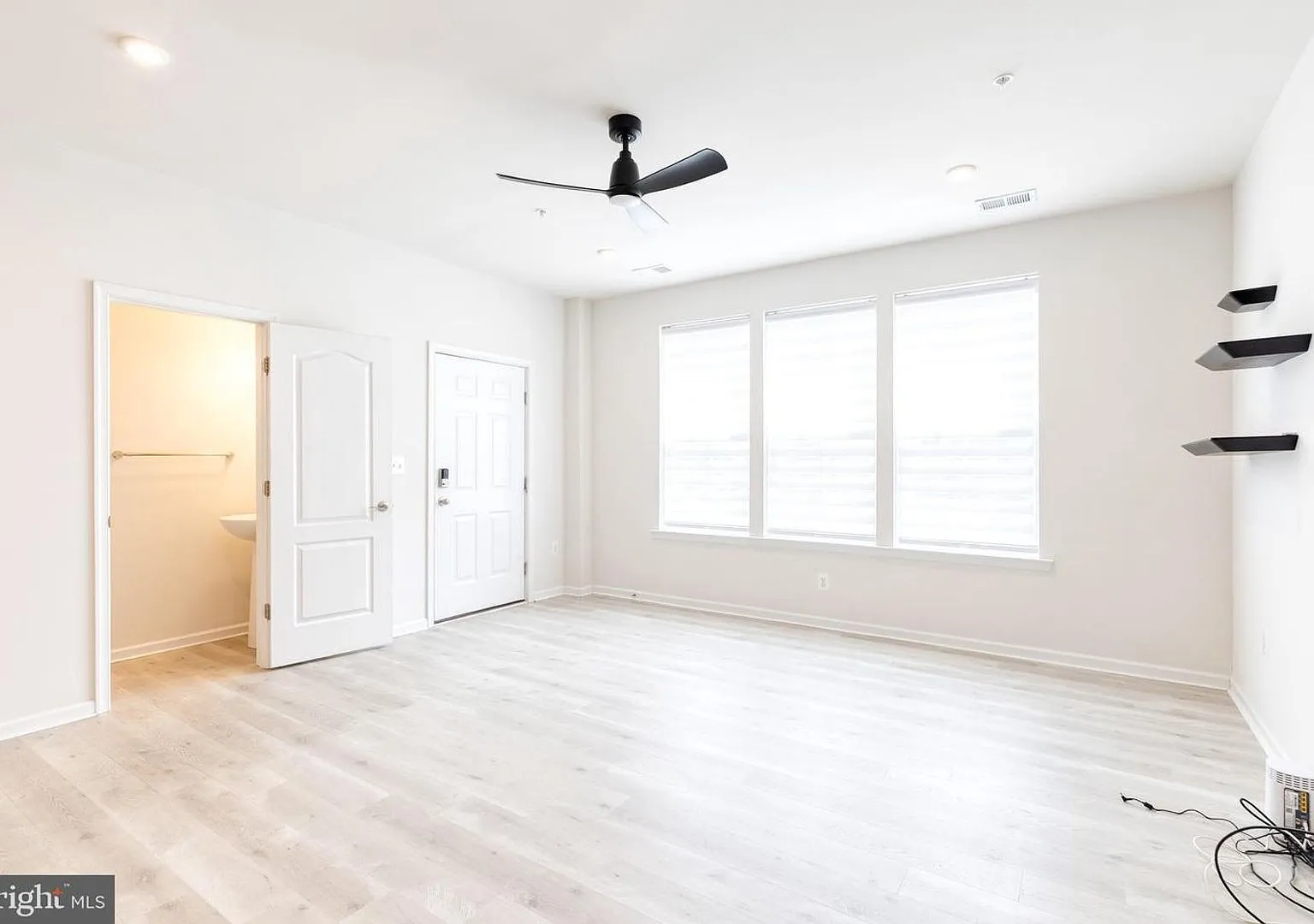 Gorgeous 2bd 2.5bth Garage Townhome in Crofton's Riverwalk — Photo 4