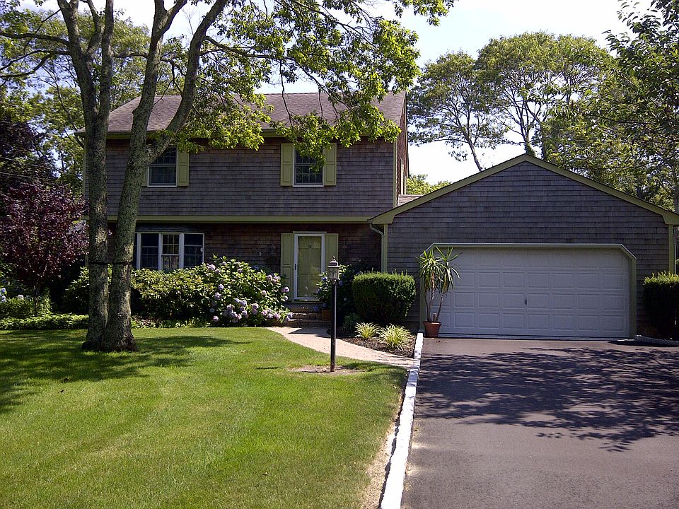 1st image of 12 Riverdale Dr