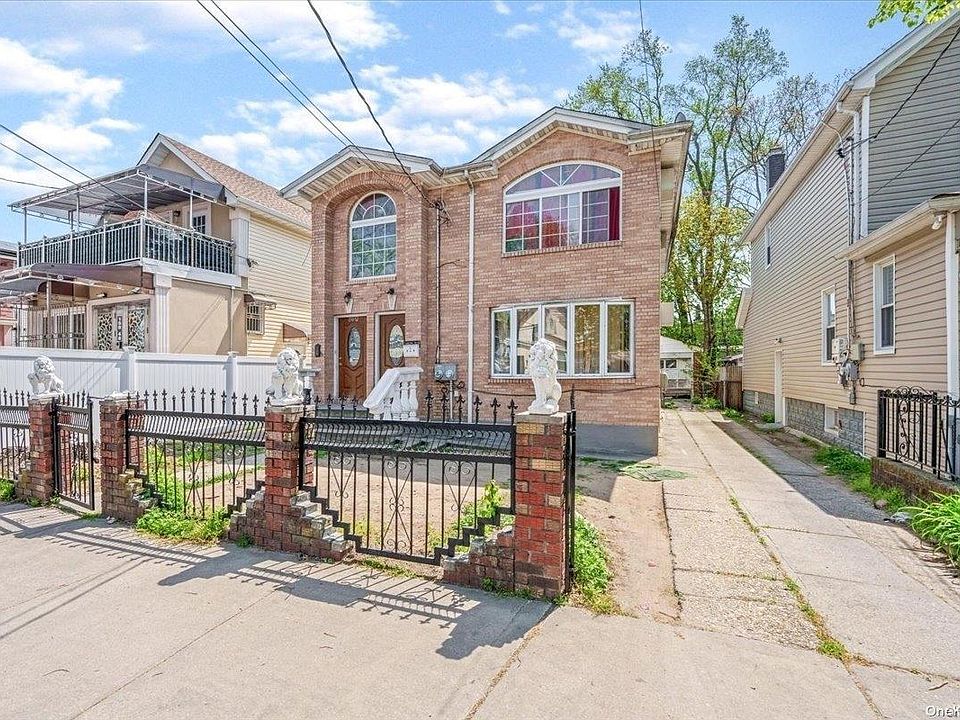 1st image of 150-52 116th Drive