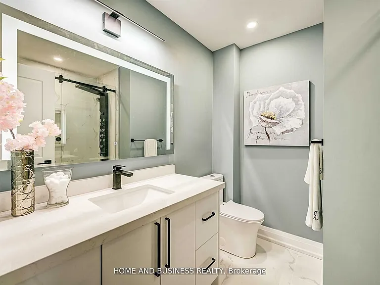470 Louis Dr #MIDDLE — Photo 10