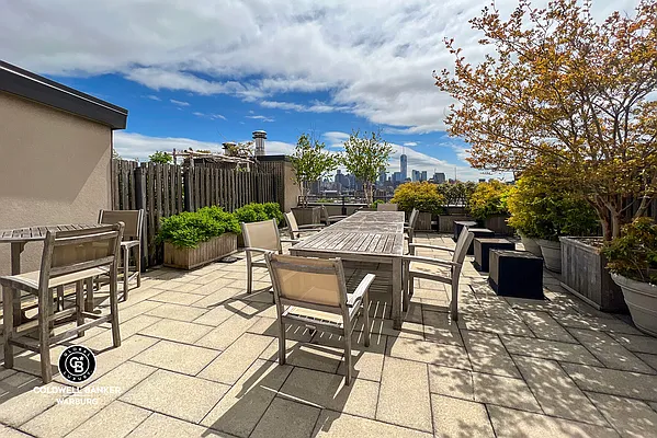 Sold by Coldwell Banker Warburg | media 16