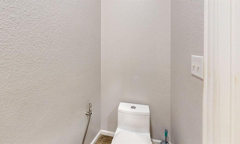 1st image of 11594 La Grange Dr #11594
