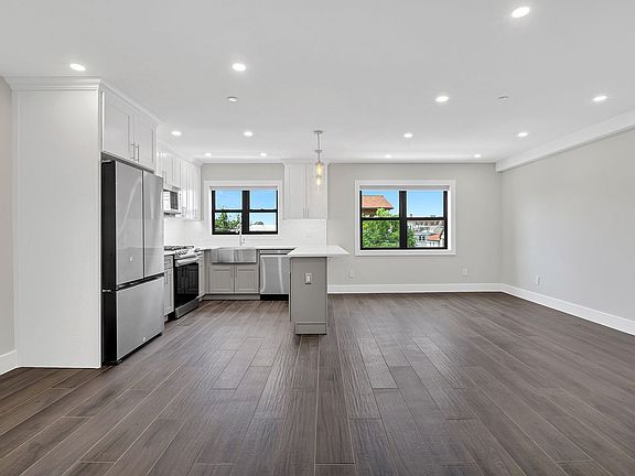 2nd image of 21-15 42nd St #2