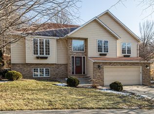 2023 Fox Valley Dr SW, Rochester, MN 55902