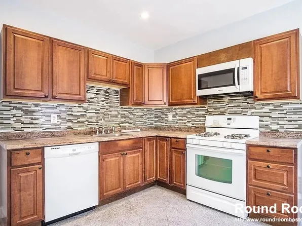 28 Moreland St #1, Somerville, MA 02145