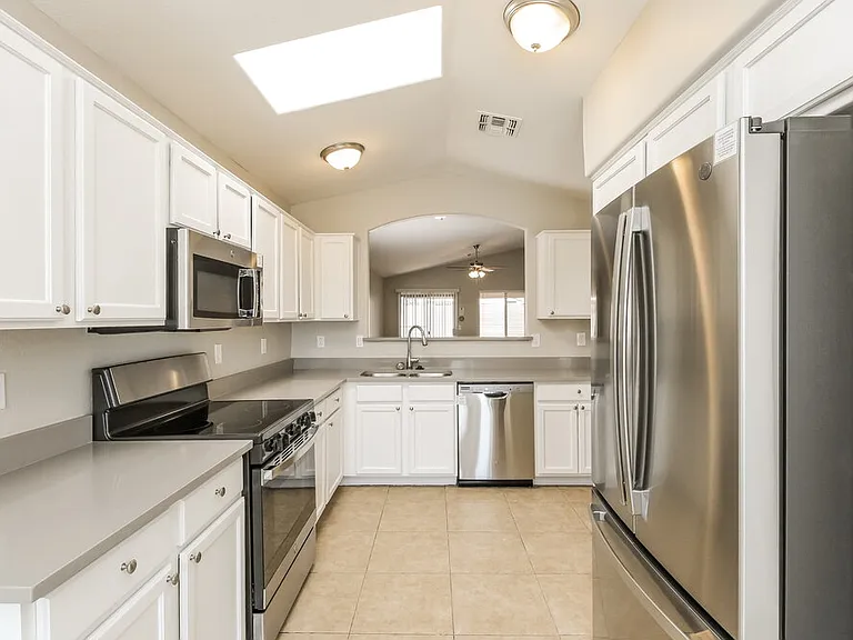 10944 E Delta Ave — Photo 7