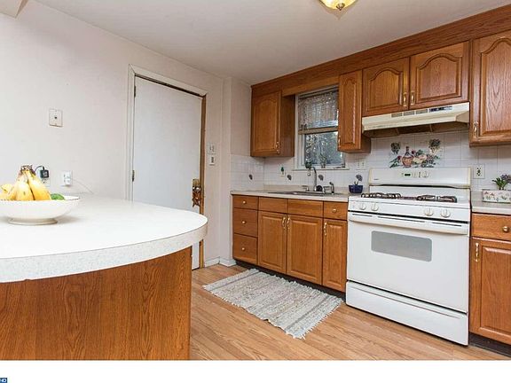 4th image of 222 Macdade Blvd
