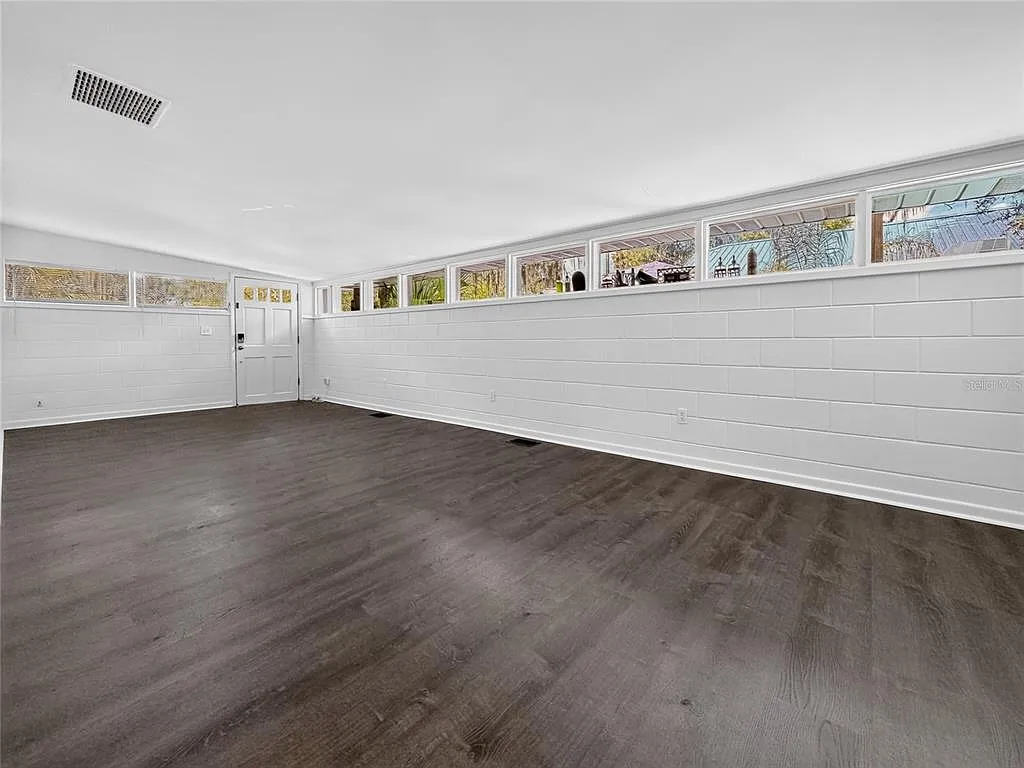 3 bed, 2.0 bath, 1000 sqft, $1,750 — Photo 3