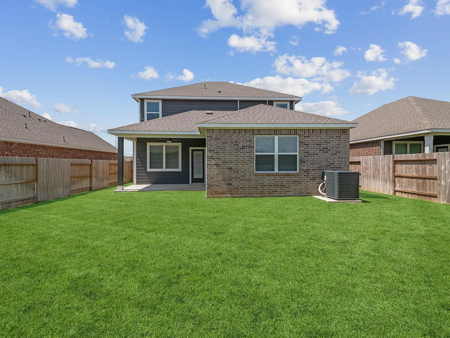 4 bed, 2.5 bath, 2339 sqft, $3,015 — Photo 2