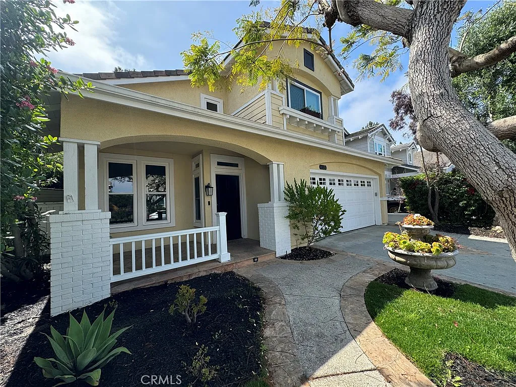 4 bed, 2081 sqft, $5,200 — Photo 2