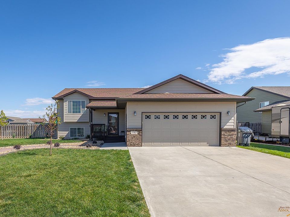 1st image of 782 Radial Ln