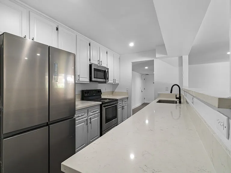 600 Olive Unit Kitchen