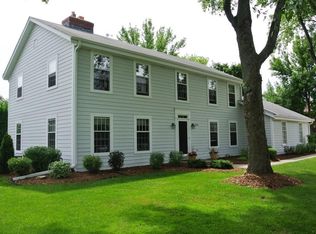 1970 Beaver Ln, Brookfield, WI 53045