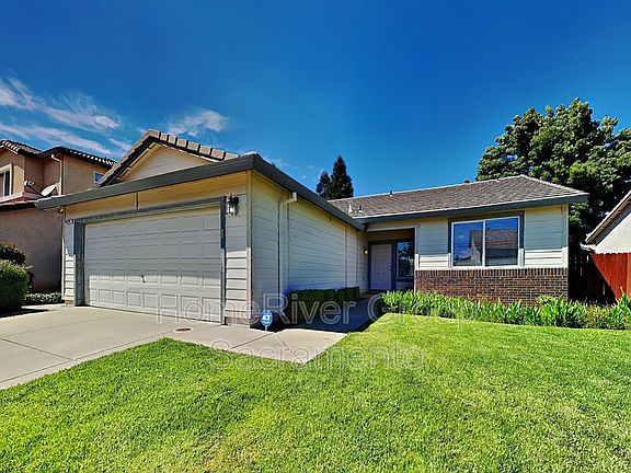 2nd image of 8339 Carriage Oaks Way