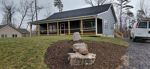 141 Maple Dr Photo 1