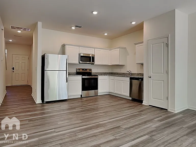 3005 Fulong Dr — Photo 5