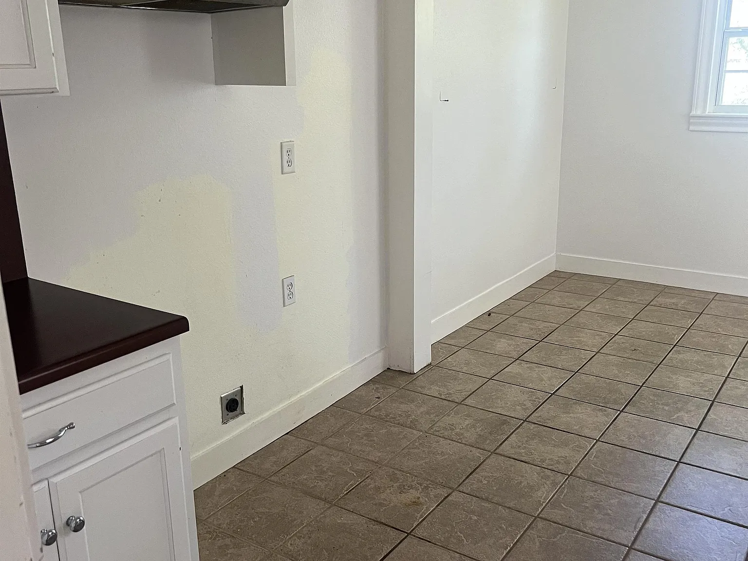 219 La Salle Drive - ~ — Photo 3