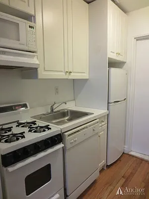 Rented by Anchor Associates | media 20