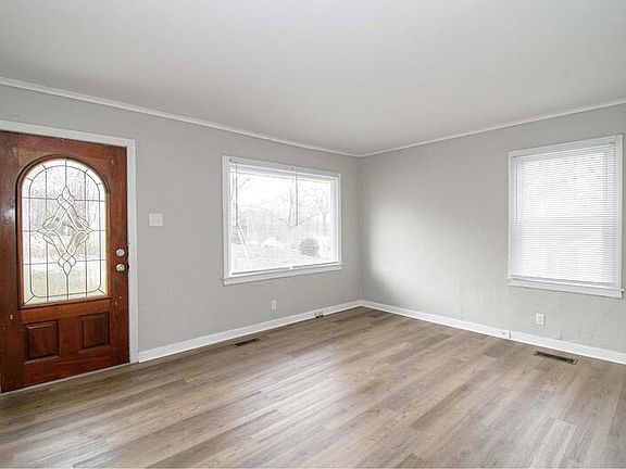 4th image of 703 Monroe St
