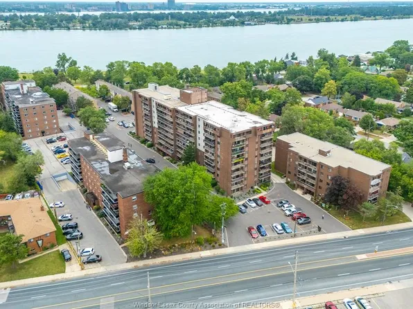 3936 Wyandotte St E #805, Windsor, ON N8Y 4V1