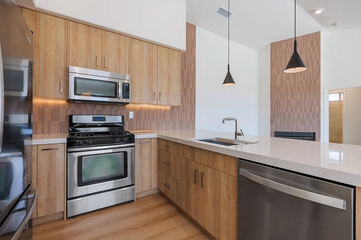 1336 Hornblend St — Photo 3