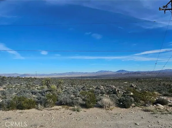 800 Meehleis Rd, Lucerne Valley, CA 92356