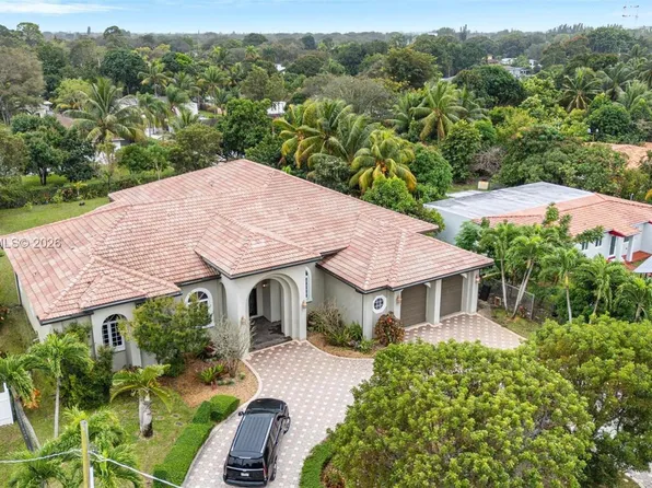 14781 S River Dr, Miami, FL 33167