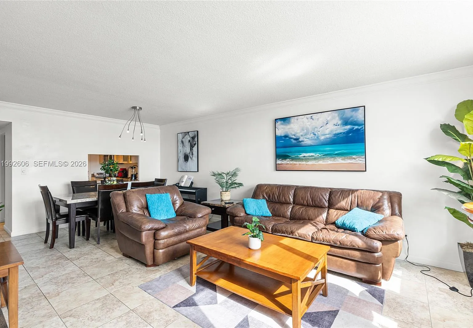 Riviera Condominium Apts — Photo 4
