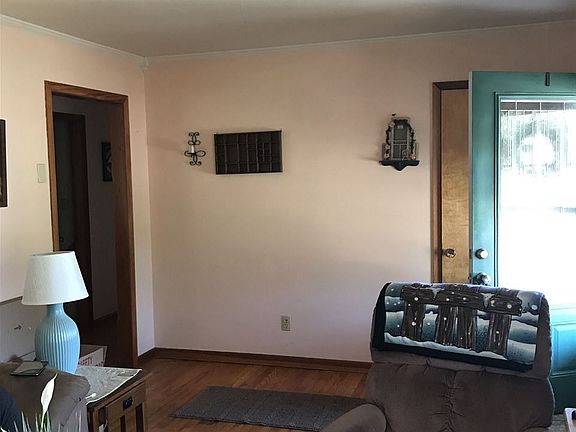 3rd image of 3321 Deena Cir