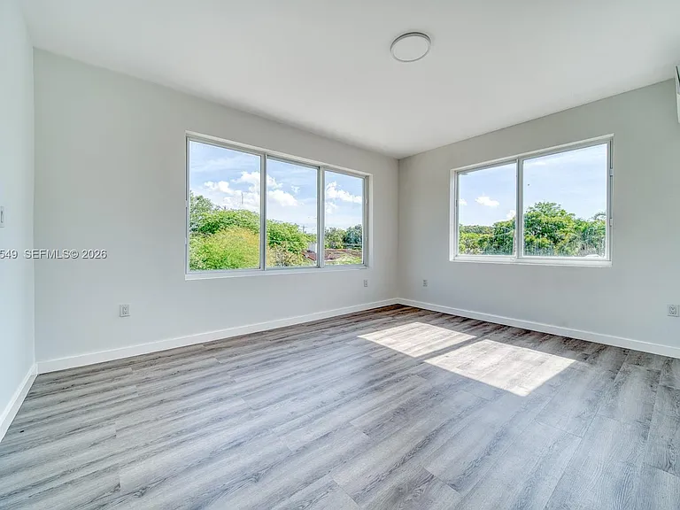 2352 SW 5th St #5 — Photo 8