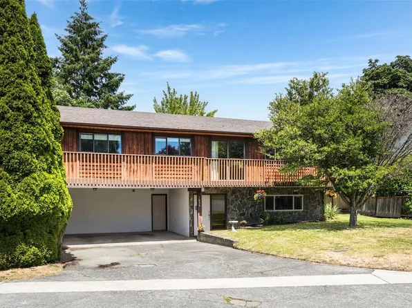 1655 Hybury Pl, Saanich, BC V8N 5L3
