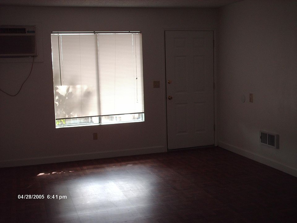 Livingroom (basic layout-each unit different)